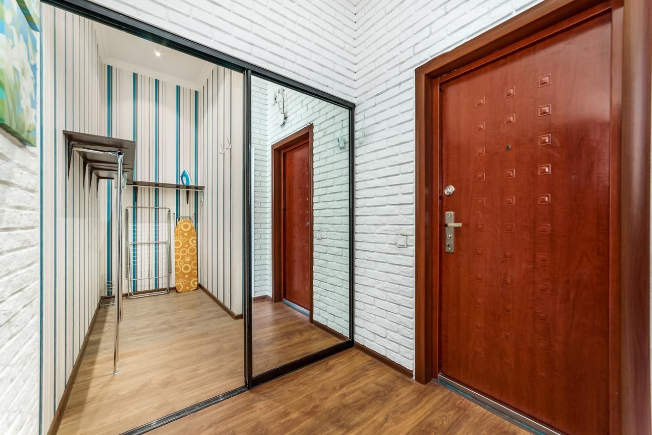 Апартаменты Stylish apartment with a balcony overlooking the park Одесса-16