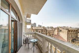 Апартаменты Stylish apartment with a balcony overlooking the park Одесса Апартаменты с 1 спальней-9