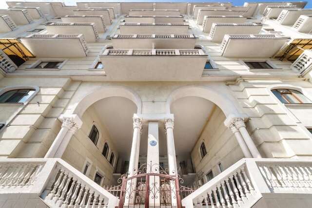 Апартаменты Stylish apartment with a balcony overlooking the park Одесса-41